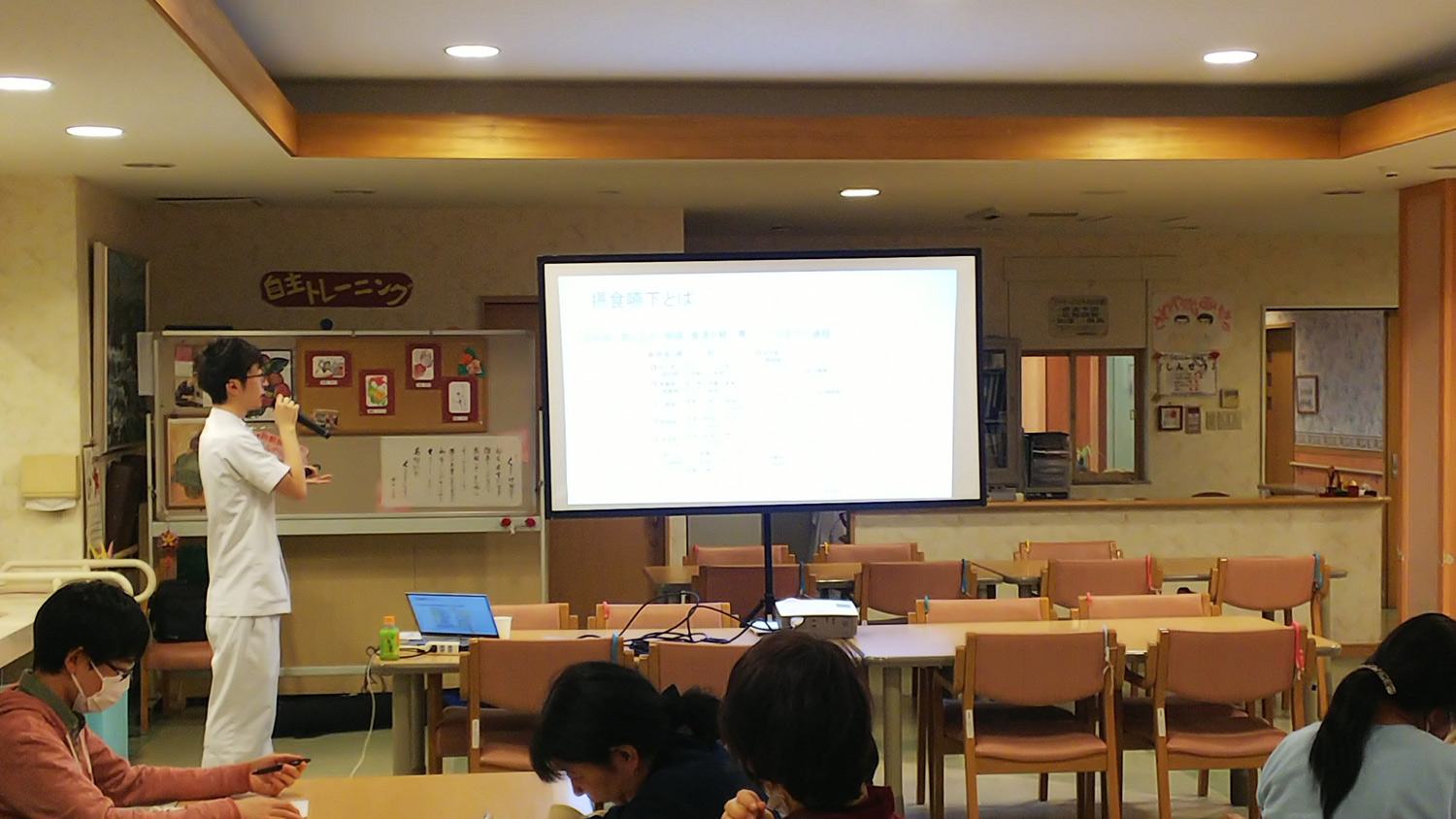 令和2年2月18日にケアホームアルペンローゼ様にて勉強会を開催いたしました。